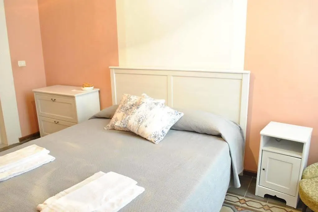 Bed and Breakfast A Casa Di Laura Catania 0*,  Italien